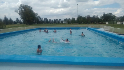 ESCUELA DE OFICIOS: CIRCUITO DEPORTIVO EN PILETA DEL CLUB SAN MARTÍN